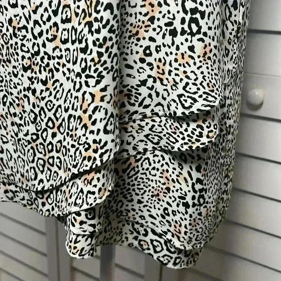 Tahari Leopard Print Halter Layered Keyhole Sleeveless Top Size Medium NWT - Picture 4 of 12